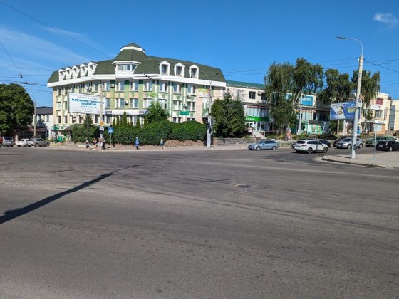 Продаємо приміщення район ТЦ "Чайка", вул В. Червонія 39 Рівне