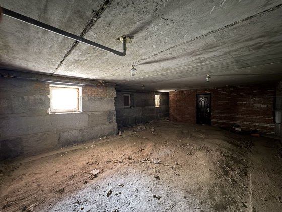 Продаж цокольного приміщення з вікнами 419м2 Рівне