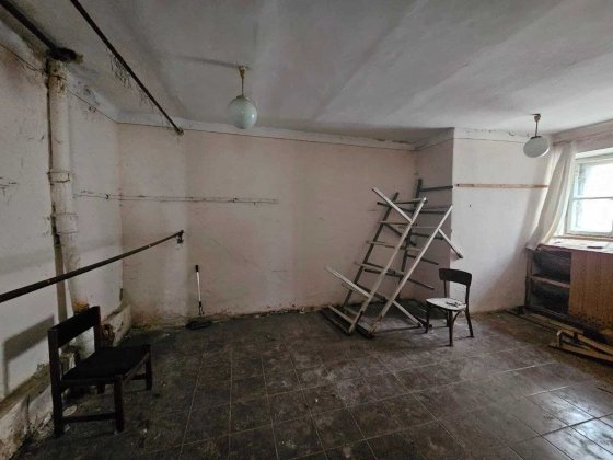 Продаж підвального комерційного приміщення на вул. Руська