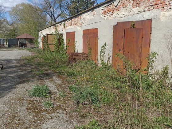 Продається будівля у складі 7 гаражів, 251 м2, м. Тернопіль, вул. Микулинецька