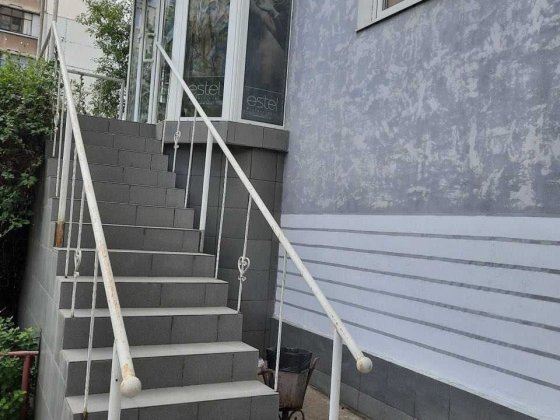 Продам салон красоты с оборудованием на Жилпоселке Херсон