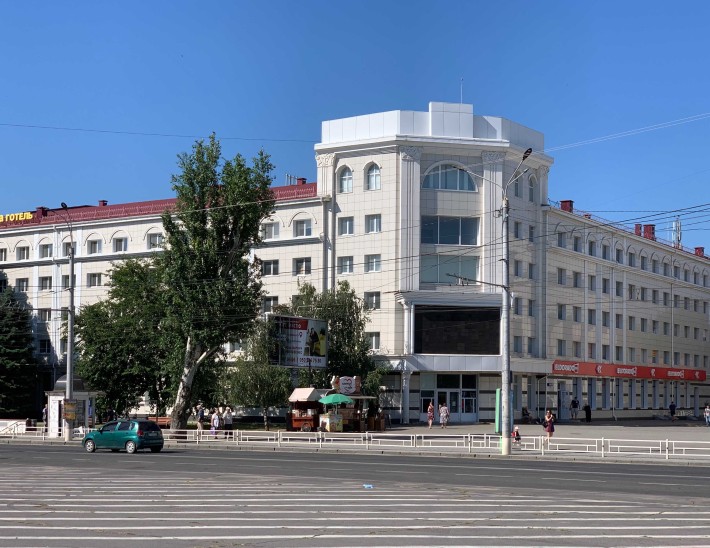 Нежитлові приміщення 2065,2 м2, Херсон, проспект Ушакова 43 - фото 1