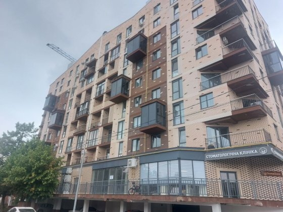 Продається комерційне приміщення по вул.Марка Черемшини(на розі вул.Героїв Майдану - Марка Черемшини Черновцы
