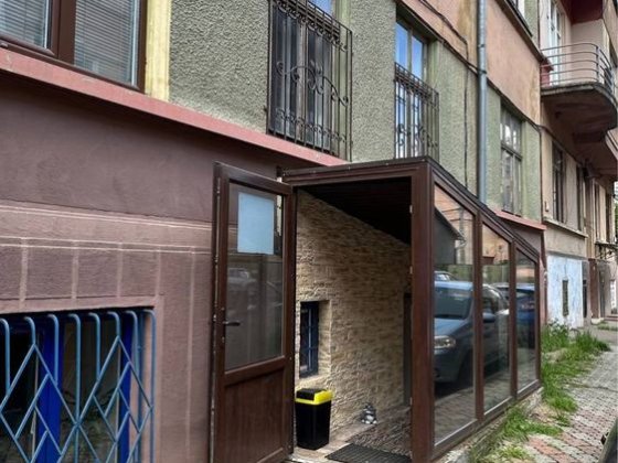 Продам комерційне приміщення в центрі Черновцы