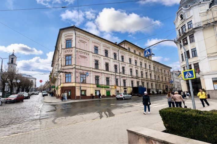 Продаж комерції з орендарями | Центр | Фасад | 70 м² - фото 1