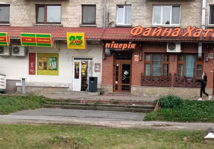 Продаж/Оренда комерційне приміщення на вул. Миру 5, коло зупинки, площа 120.2 кв.м - фото 1