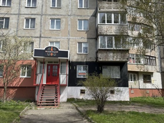 Продаж фасадного приміщення на зупинці Рівне