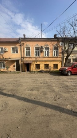 Продаж; Чернівці; приміщення; під ремонт; поряд з центром; - фото 1