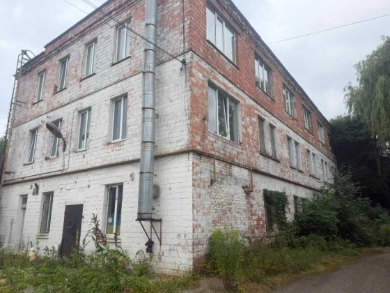 Продаж адміністративної будівлі 1204,4 м² у м. Чернівці Черновцы
