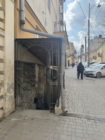 Продам нежитлове примішення вул. Шалом Алейхема Чернівці. - фото 1