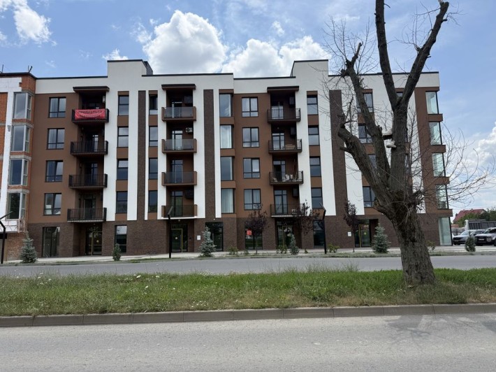 Продаж комерційного  фасадного приміщення  Розтермінування ЖК Нова Сторожниця - фото 1