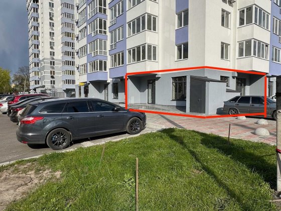 Фасадне комерційне приміщення 74 м² на вул. Богдана Хмельницького, 31 Черкассы