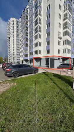 Фасадне комерційне приміщення 74 м² на вул. Богдана Хмельницького, 31 - фото 1
