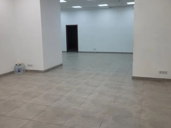 Продаж комерційного приміщення на вул. Золотогірська, площа 264 кв.м