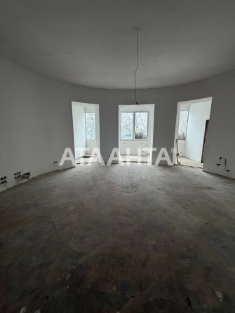 Дворівневе приміщення 221 м², в старому Центрі, вул. Конституційна - фото 1