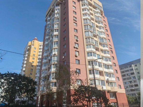 Продаж приміщення 100 метрів по вул.Вололимира Великого(Гагаріна) 41/2 Черкаси