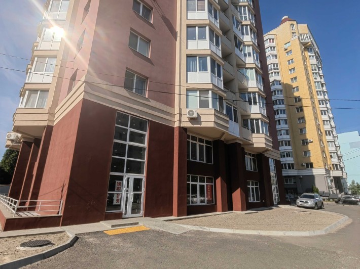 Продаж приміщення на Митниці, вул.В.Великого 41/2, перший поверх - фото 1