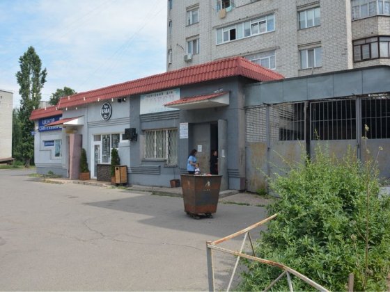 Продаж приміщення вільного використання з допоміжними будівлями та спорудами Чернигов