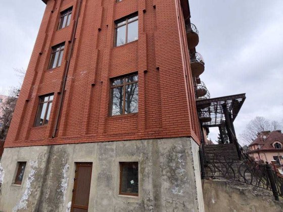 Продається комерційний об’єкт у центрі Чернівців Черновцы
