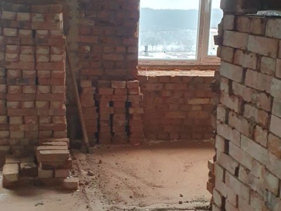 Приміщення 43 кв  .м..  10 поверх з вікнами висота 3 метри Чернігів