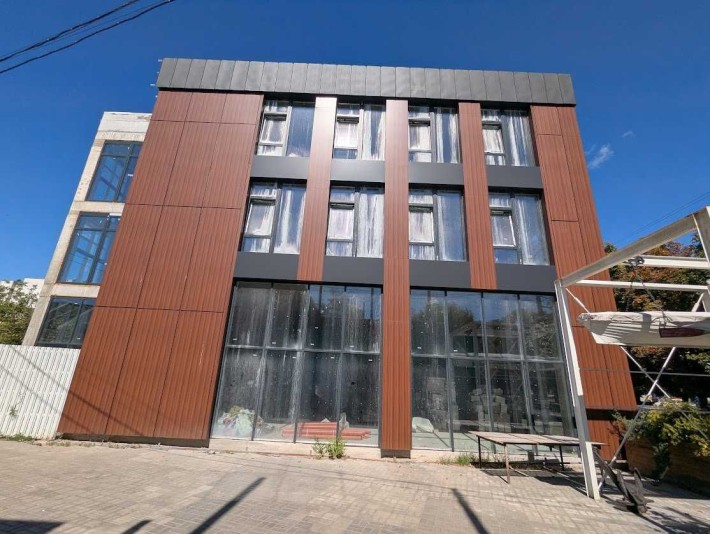 Продамо 2 поверх БЦ на бульварі Шевченка 178 - фото 1