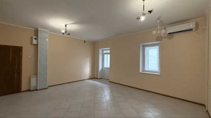 Продаж комерційного приміщення по вул. Привокзальна - фото 1