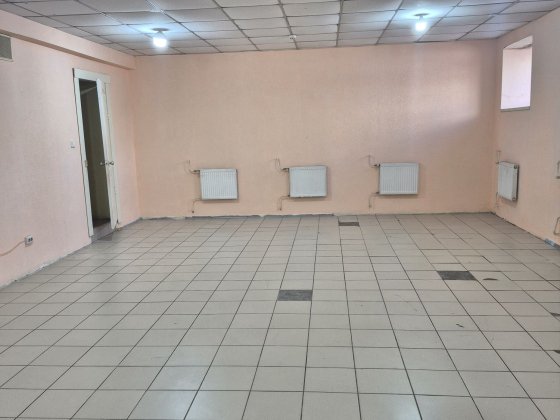 Продається приміщення вільного призначення на Митниці Черкаси