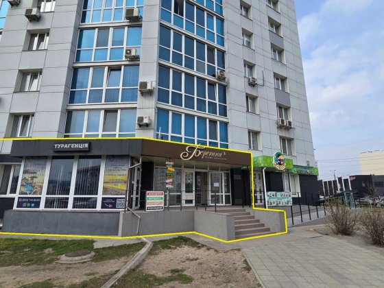 Продаж фасадного приміщення вул. Незалежності, р-н Масани Чернигов