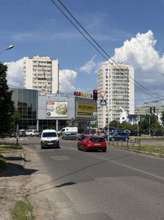 Продам фасадні 72,5м2 навпроти ТРЦ Дніпро плаза! Перший поверх - фото 1