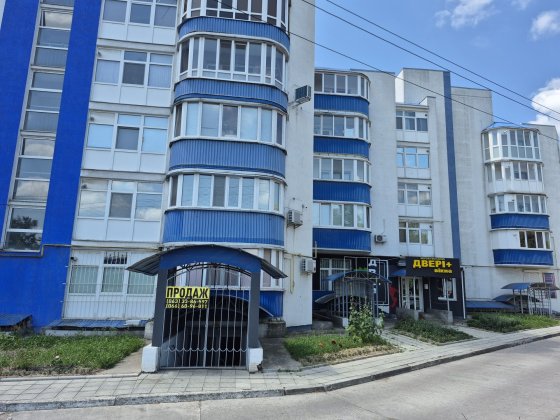 Продам комерційне приміщення в районі Епіцентру Чернигов