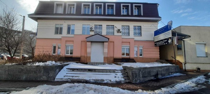 Продається комерційна нерухомість 170 м2 в тихому центрі міста, по вул. Смілянська, біля готелю Дніп - фото 1