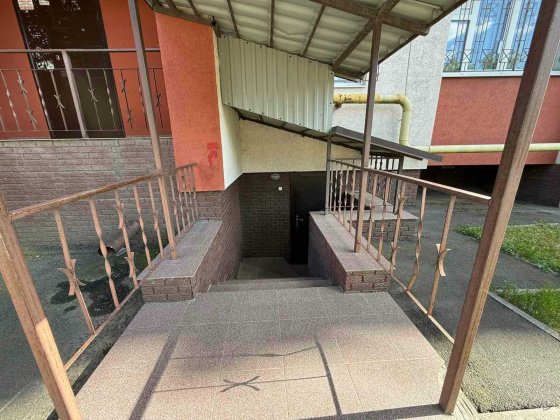 (5) Продам комору в житловому будинку 8116 Винница