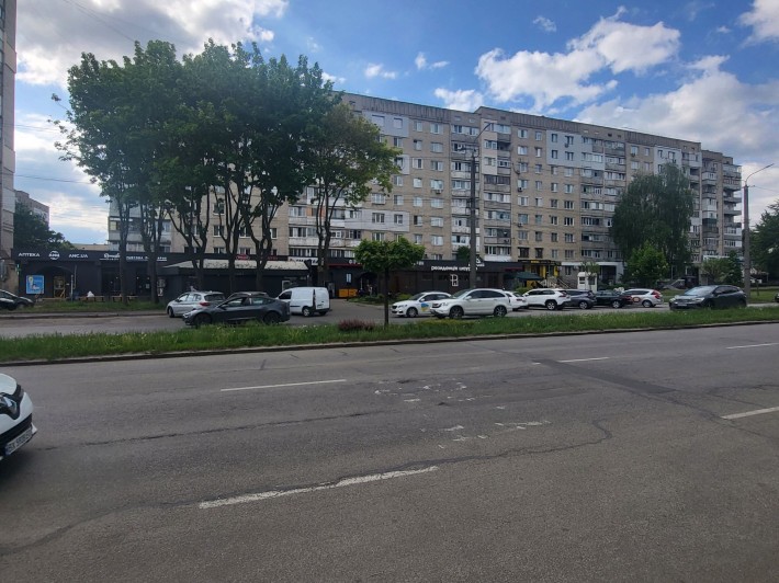 Продам магазин по пр-ту Юності - фото 1