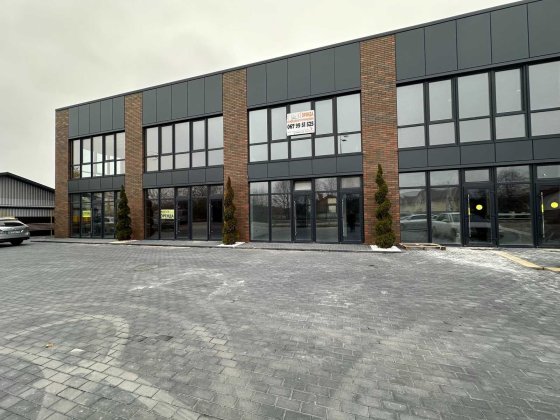 Продаж комерційного приміщення на вул. Новаківського Винница