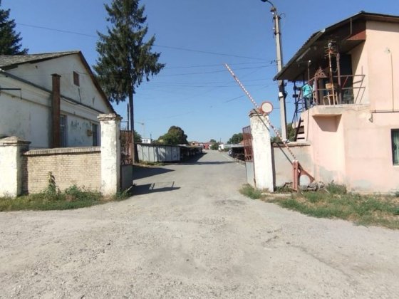 Здам стоянку біля Астарти Каменец-Подольский