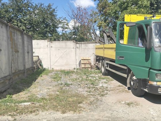 Звільнилися 3 місця на стоянці для легкових автомобілів, бусів та вантажних автомобілів (700грн міся Лісові Гринівці
