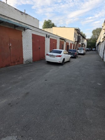 Довгострокова оренда гаража в к-ве Спутнік 3, поряд базар Троещина, Деснянський р-н ул. Крайняя 13 - фото 1