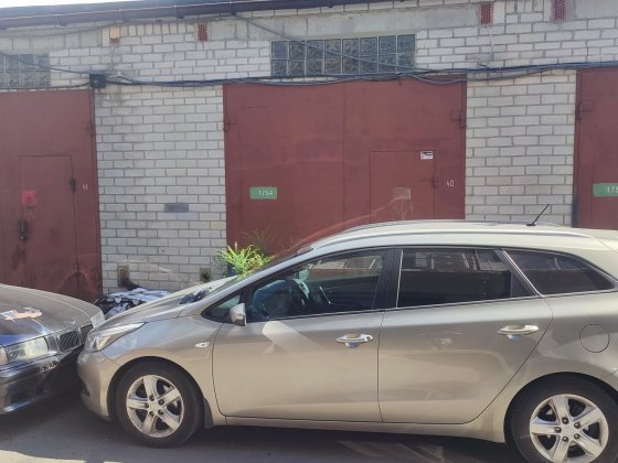Оренда гаражного боксу, приміщення під підйомник в гк Барвінок , Новомостицька 25 Київ