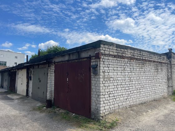 Здам цегляний гараж збільшеного розміру з ямою додатковим приміщенням в оренду Київ