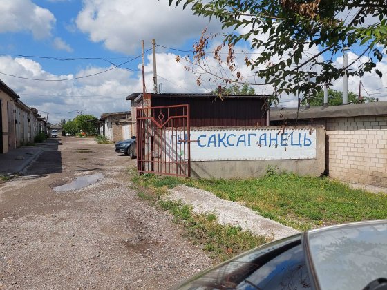 Оренда бокса під СТО для спеціалістів з ремонту авто , техніки. Два бокса 10000грн міс.380кВт. Сакса Кривий Ріг