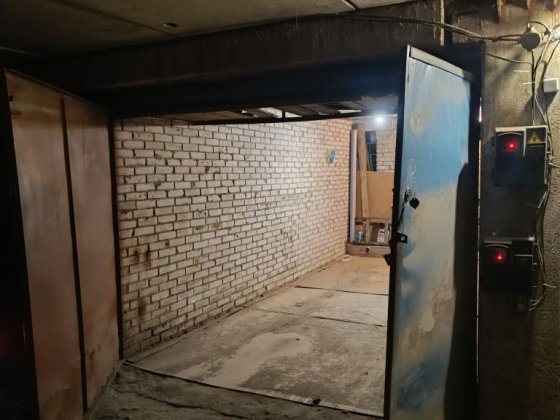 Гараж бокс на Героїв Крут