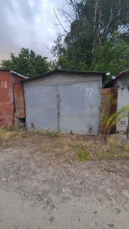 Здам в ОРЕНДУ гараж ЦЕНТР міста Чернівці Висота воріт 197 см. - фото 1