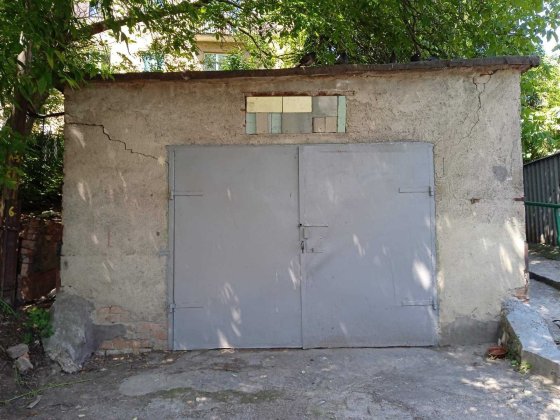 Здаю цегляний гараж в центрі Вінниц з оглядовою ямою і підвалом 3000 грн на місяць Винница