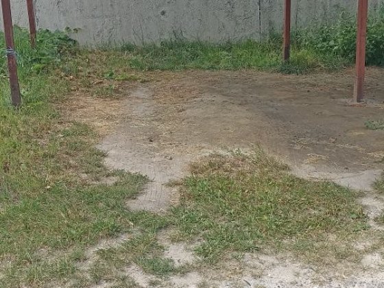 Паркувальне місце під накритям Львов