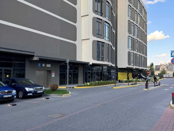 Оренда паркомісця parus city парус сіті Львов
