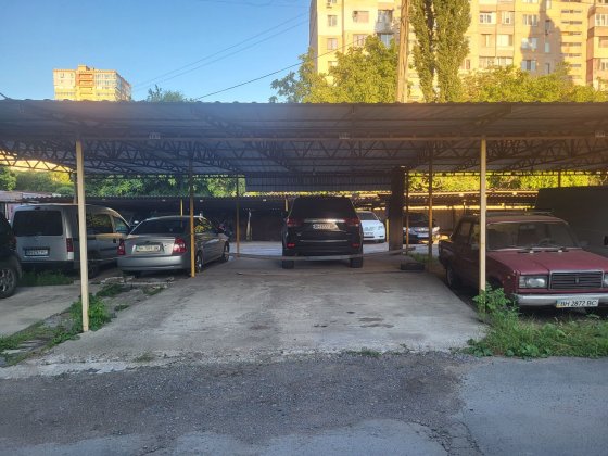 Сдам крите паркомісце на стоянці «Нива» Заболотного/Семена Палія / Крытое место на стоянке "Нива" на Одеса