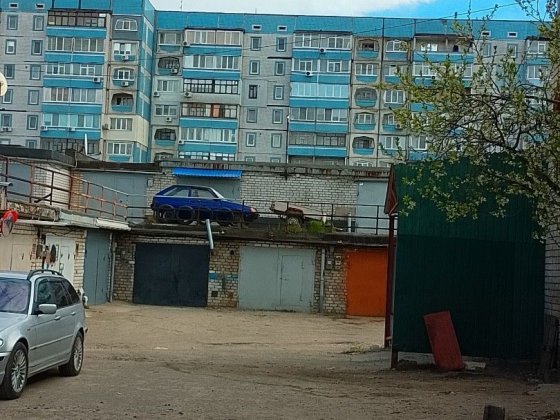 Продам гараж 8000$ 4мкрн Левый берег Кам'янське
