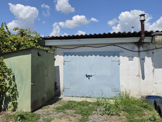 Продам гараж в гаражном масиве Мясокомбинат Желтые Воды