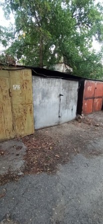 Продам гараж в "ЯМІ" район нового хлібозаводу без долгів, электрика працює, новий лічильник, охорона - фото 1