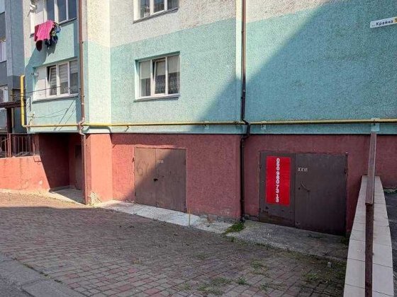 Продається гараж 17.3м2  по вул. Крайна с.Крихівці Крихівці